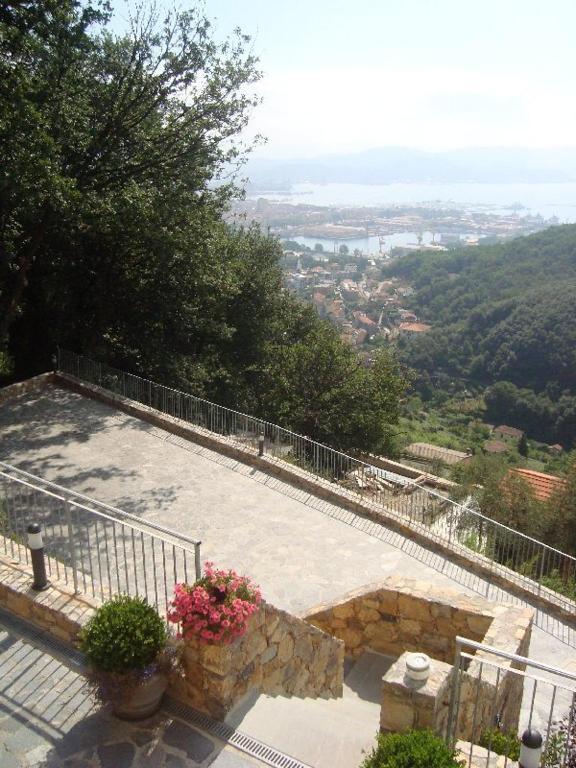 Arianna Hill House Bed & Breakfast La Spezia Exterior photo